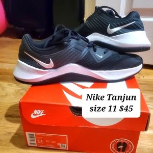 Nike Tanjun Size 11 Womens
